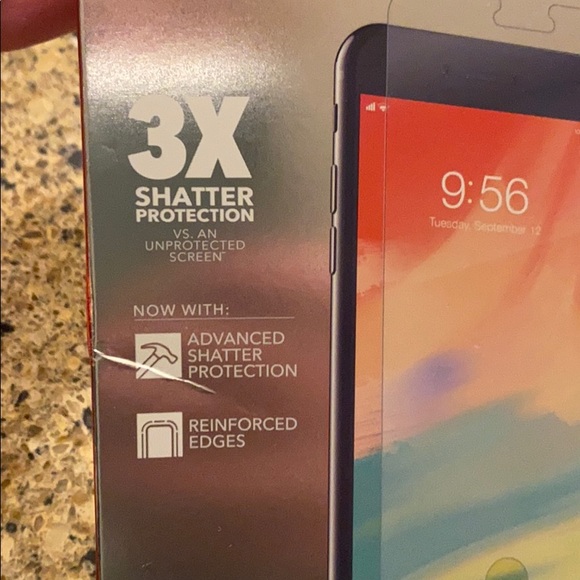 iPhone 8+ screen protector Zagg - Picture 2 of 5